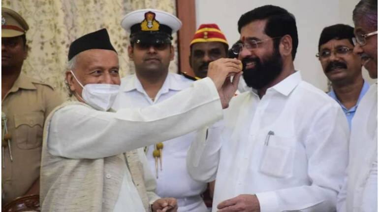 Maharashtra New CM: एकनाथ शिंदे के सिर पर सजेगा मुख्यमंत्री का ताज, देवेंद्र फडणवीस सरकार से रहेंगे बाहर Maharashtra New CM: एकनाथ शिंदे के सिर पर सजेगा मुख्यमंत्री का ताज, देवेंद्र फडणवीस सरकार से रहेंगे बाहर