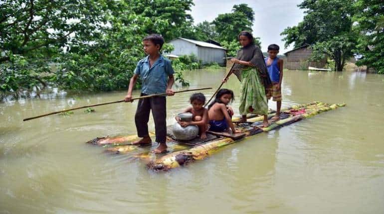 Assam Flood: असम में अब तक 126 लोगों की मौत, 22 लाख लोग प्रभावित, सीएम सरमा ने बाढ़ ग्रस्त इलाकों का किया दौरा Assam Flood: असम में अब तक 126 लोगों की मौत, 22 लाख लोग प्रभावित, सीएम सरमा ने बाढ़ ग्रस्त इलाकों का किया दौरा