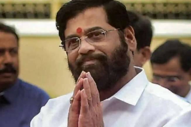 Maharashtra Politics: शिवसेना के एकनाथ शिंदे गुट को EC से मिला ‘दो तलवार और एक ढाल’ चुनाव चिन्ह Maharashtra Politics: शिवसेना के एकनाथ शिंदे गुट को EC से मिला ‘दो तलवार और एक ढाल’ चुनाव चिन्ह