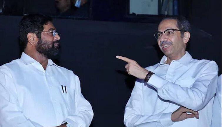 Maharashtra Political Crisis: बागी विधायकों की आड़ में शिवसेना छीनना है एकनाथ शिंदे का मिशन, जानिए महाराष्ट्र संकट से जुड़ी 10 बड़ी खबरें Maharashtra Political Crisis: बागी विधायकों की आड़ में शिवसेना छीनना है एकनाथ शिंदे का मिशन, जानिए महाराष्ट्र संकट से जुड़ी 10 बड़ी खबरें