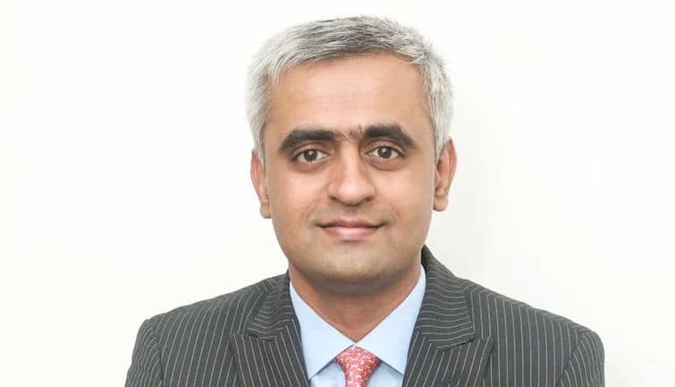 Daily Voice : बाजार अभी भी मुश्किलों से बाहर नहीं, मिड और स्मॉल कैप में नजर आ रहे निवेश के मौके : संतोष जोसेफ