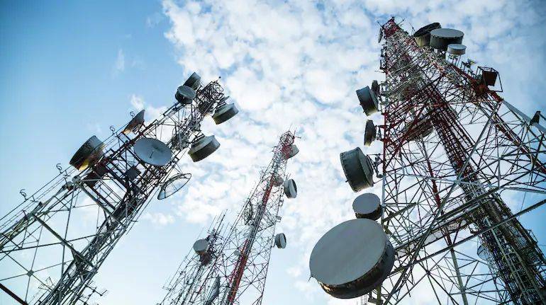 5G spectrum की नीलामी से पहले दिन सरकार को मिले 1.45 लाख करोड़ रुपये, चार राउंड की बोली पूरी, जानिए डिटेल 5G spectrum की नीलामी से पहले दिन सरकार को मिले 1.45 लाख करोड़ रुपये, चार राउंड की बोली पूरी, जानिए डिटेल