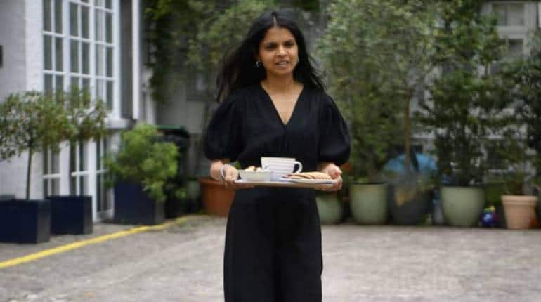 ब्रिटेन के अगले PM की रेस में आगे चल रहे ऋषि सुनक की पत्नी अक्षता मूर्ति ने पत्रकारों को परोसी चाय, वीडियो वायरल