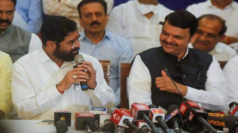 Devendra Fadnavis: ‘जूनियर’ पद स्वीकार करने वाले महाराष्ट्र के 5वें पूर्व मुख्यमंत्री हैं देवेंद्र फडणवीस, जानें अन्य 4 कौन थे Devendra Fadnavis: ‘जूनियर’ पद स्वीकार करने वाले महाराष्ट्र के 5वें पूर्व मुख्यमंत्री हैं देवेंद्र फडणवीस, जानें अन्य 4 कौन थे