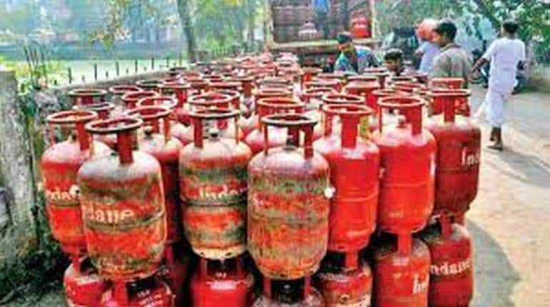 PM Ujjwala Yojana Online: सरकार दे रही है फ्री में गैस सिलेंडर, जानिए कैसे उठाएं फायदा PM Ujjwala Yojana Online: सरकार दे रही है फ्री में गैस सिलेंडर, जानिए कैसे उठाएं फायदा