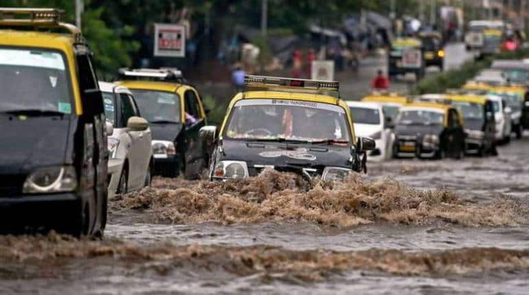Mumbai Rains: मुंबई सहित पूरे महाराष्ट्र में अगले 3 दिनों तक होगी मूसलाधार बारिश, IMD ने जारी किया रेड अलर्ट Mumbai Rains: मुंबई सहित पूरे महाराष्ट्र में अगले 3 दिनों तक होगी मूसलाधार बारिश, IMD ने जारी किया रेड अलर्ट