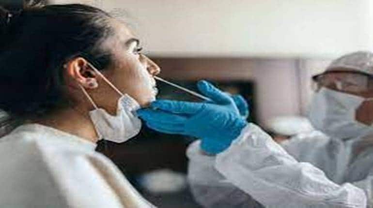 अब Omicron के इन sub variants से बढ़ेंगे कोविड के मामले, एक बड़े स्वास्थ्य अधिकारी ने दी यह चेतावनी अब Omicron के इन sub variants से बढ़ेंगे कोविड के मामले, एक बड़े स्वास्थ्य अधिकारी ने दी यह चेतावनी