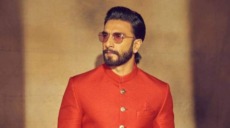 Ranveer Singh: न्यूड फोटोशूट को लेकर विवादों में घिरे अभिनेता रणवीर सिंह के खिलाफ FIR दर्ज Ranveer Singh: न्यूड फोटोशूट को लेकर विवादों में घिरे अभिनेता रणवीर सिंह के खिलाफ FIR दर्ज