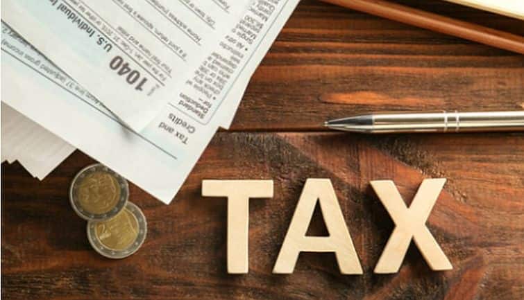 Income Tax Return: इनकम टैक्स रिटर्न फाइल करने की डेडलाइन बस एक दिन दूर, 31 जुलाई से पहले रिटर्न भरने के फायदे जान लीजिए Income Tax Return: इनकम टैक्स रिटर्न फाइल करने की डेडलाइन बस एक दिन दूर, 31 जुलाई से पहले रिटर्न भरने के फायदे जान लीजिए