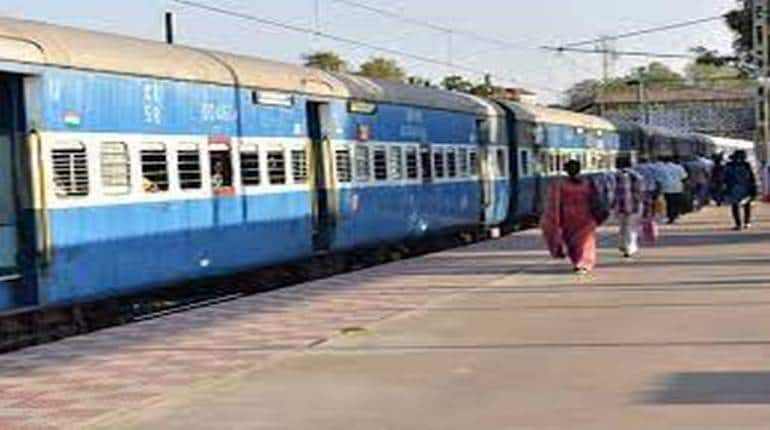 Cancel Train Today: भारी बारिश के कारण रेलवे ने कैंसिल की 157 ट्रेनें, यहां चेक कर लें पूरी लिस्ट