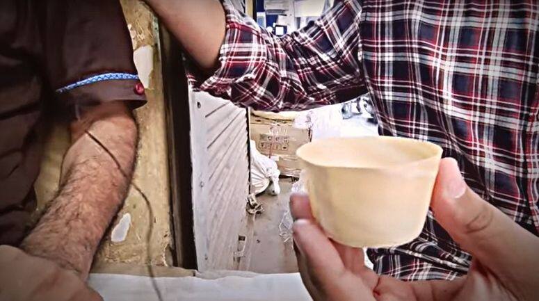 लकड़ी से बनी कटोरी