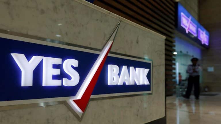 Yes Bank के शेयरों में लौटी तेजी, आज 5% से ज्यादा चढ़े स्टॉक्स, जानिए आगे क्या होगा Yes Bank के शेयरों में लौटी तेजी, आज 5% से ज्यादा चढ़े स्टॉक्स, जानिए आगे क्या होगा