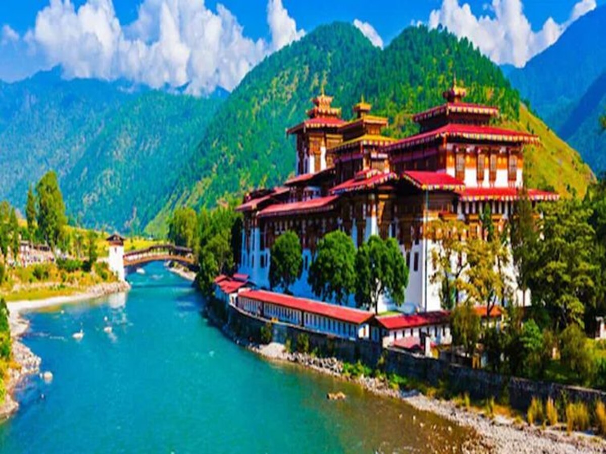 Bhutan Tourism: भूटान जाने पर पहली बार भारतीयों को देना 1200 रुपये रोजाना  के हिसाब से ट्रैवल टैक्स, प्लान बनाने से पहले जान लें नियम - Bhutan  introduce new tourism ...