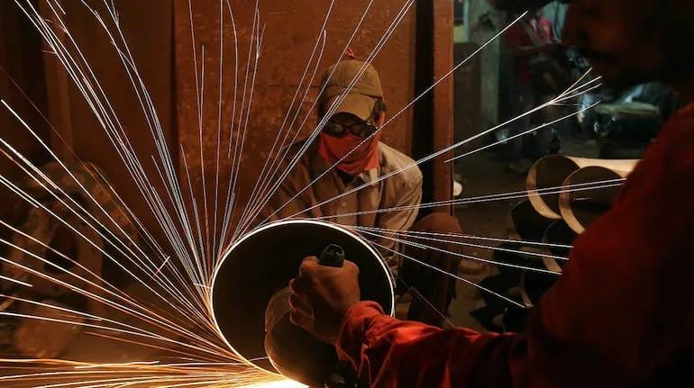जुलाई में उत्पादन गतिविधियों में दिखा जोश, PMI 56.4 के 8 महीने के हाई पर पहुंचा
