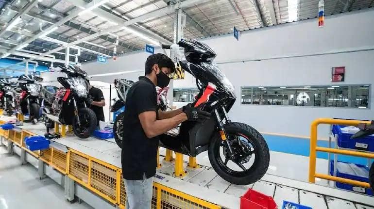 New Labour Codes में बदल गई है Wage की परिभाषा, जानिए हाथ में आने वाली आपकी सैलरी पर इसका क्या होगा असर