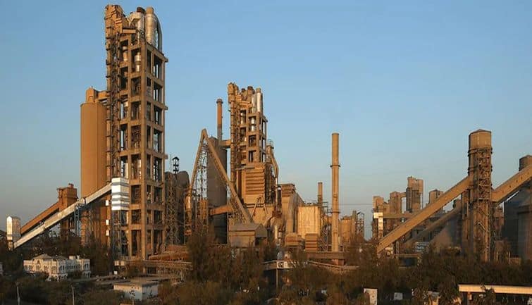 UltraTech Cement Q1 preview: सालाना मुनाफे में 20-27% की गिरावट, आय में 20-25% की बढ़त की उम्मीद