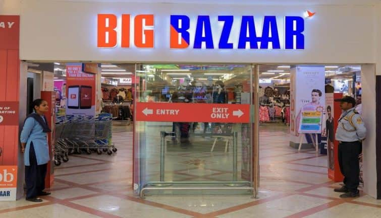 Future Retail के शेयरों में लगा अपर सर्किट, लगातार दूसरे दिन तेजी, इस एक फैसले से चढ़े शेयर – Future Retail share price hits upper circuit after Kishore Biyani withdraws resignation