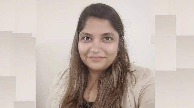Daily Voice: IT शेयरों के लिए अभी और मुश्किलें बाकी, महंगा वैल्यूशन ग्लोबल मंदी देंगे और दर्द