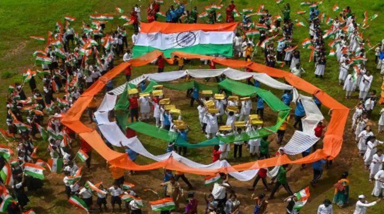 मुंबई के एक स्कूल में स्वतंत्रता दिवस समारोह 