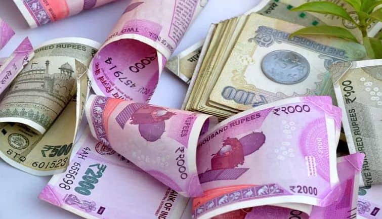 7th Pay Commission: 8वें वेतन आयोग पर आया अपडेट, आठवां पे कमीशन आने के बाद इतनी बढ़ जाएगी सैलरी