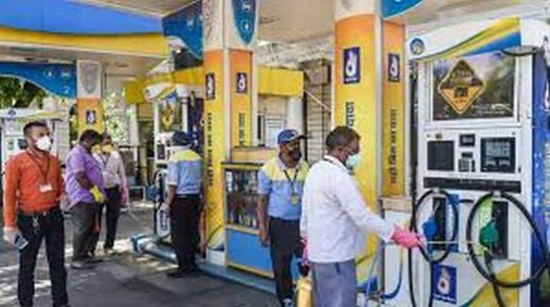 Petrol Diesel Price: पेट्रोल-डीजल के नए रेट जारी, जानिए आज आपकी जेब पर कितना पड़ेगा असर Petrol Diesel Price: पेट्रोल-डीजल के नए रेट जारी, जानिए आज आपकी जेब पर कितना पड़ेगा असर
