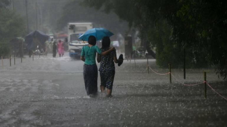 Madhya Pradesh Rain: मध्य प्रदेश के 39 जिलों में भारी बारिश का रेड अलर्ट जारी, इन जिलों में आज बंद रहेंगे स्कूल Madhya Pradesh Rain: मध्य प्रदेश के 39 जिलों में भारी बारिश का रेड अलर्ट जारी, इन जिलों में आज बंद रहेंगे स्कूल
