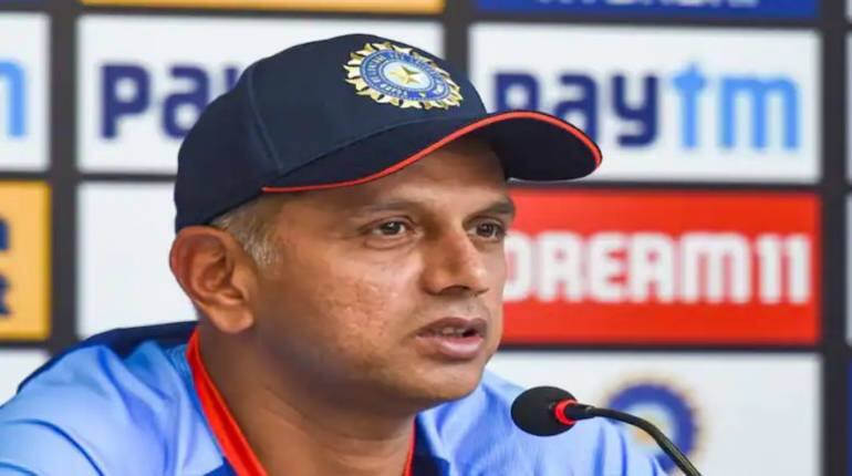 Asia Cup 2022 in UAE: टीम इंडिया के मुख्य कोच राहुल द्रविड़ को हुआ कोरोना, एशिया कप के लिए नहीं जा पाएंगे दुबई Asia Cup 2022 in UAE: टीम इंडिया के मुख्य कोच राहुल द्रविड़ को हुआ कोरोना, एशिया कप के लिए नहीं जा पाएंगे दुबई
