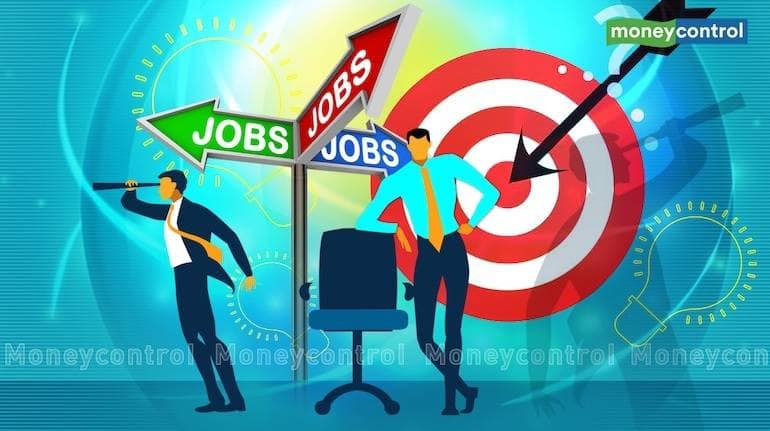 क्या एक साथ आप एक से ज्यादा नौकरियां कर सकते हैं? यहां जानिए एक्सपर्ट्स के जवाब