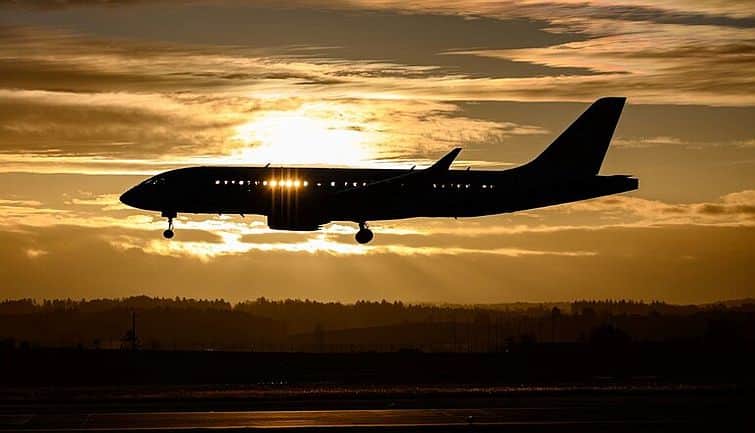 Flight Tickets: 31 अगस्त से महंगा हो सकता है प्लेन का किराया, सरकार एयरफेयर कैप हटाने की तैयारी में