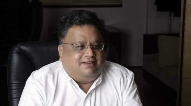 Rakesh Jhunjhunwala: बिग बुल ने सिर्फ 32 शेयरों के जरिए खड़ा किया 32000 करोड़ रुपए का साम्राज्य