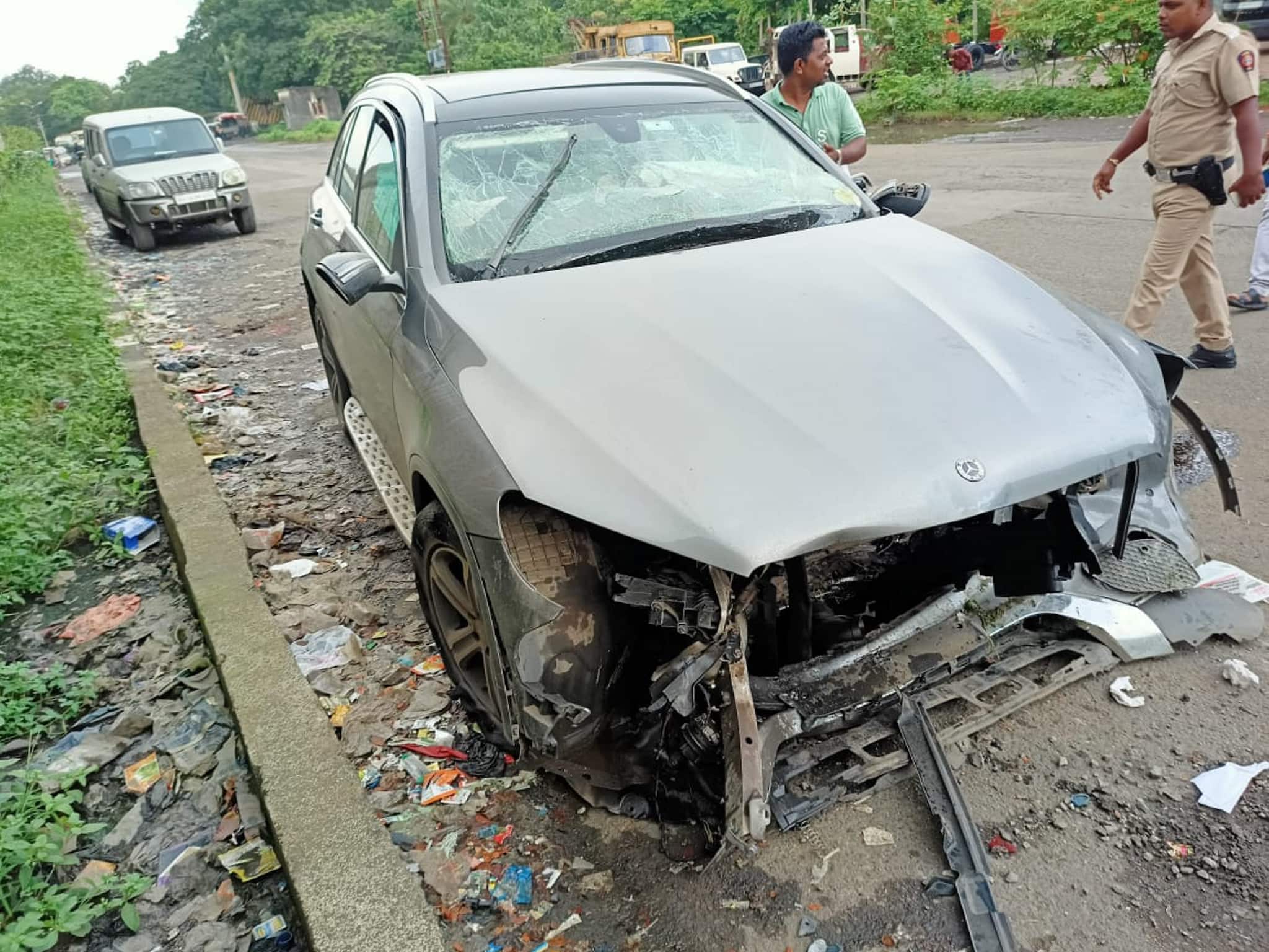 टाटा संस के पूर्व चेयरमैन साइरस मिस्त्री की रविवार को पालघर में एक कार दुर्घटना में मौत हो गई।