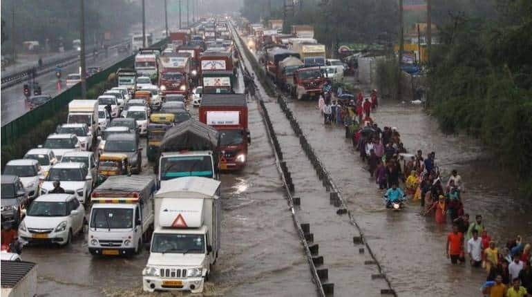 Delhi Rains: दिल्ली ट्रैफिक पुलिस ने जारी की एडवाइजरी, जाम से बचने के लिए बाहर निकलने से पहले पढ़ लें अपडेट Delhi Rains: दिल्ली ट्रैफिक पुलिस ने जारी की एडवाइजरी, जाम से बचने के लिए बाहर निकलने से पहले पढ़ लें अपडेट