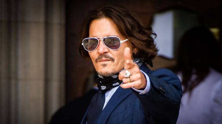 Johnny Depp: इस विवाहित वकील को डेट कर रहे हैं अभिनेता जॉनी डेप, एंबर हर्ड मानहानि मामले में लड़ चुकी है केस Johnny Depp: इस विवाहित वकील को डेट कर रहे हैं अभिनेता जॉनी डेप, एंबर हर्ड मानहानि मामले में लड़ चुकी है केस