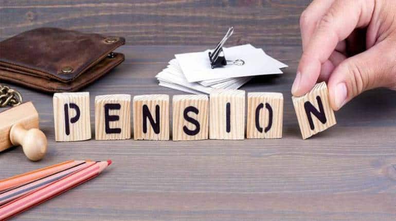 Atal Pension Yojana : इस सरकारी स्कीम से हर महीने 5,000 रुपये पेंशन का हो जाएगा इंतजाम, कौन उठा सकता है फायदा?