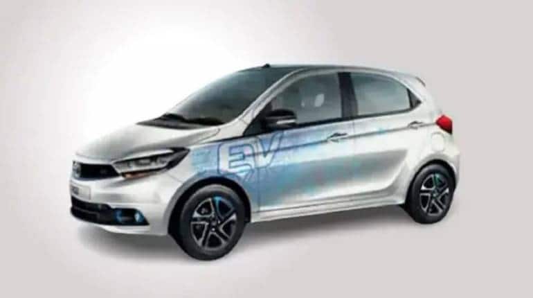 Tata Tiago EV भारत में लॉन्च! एक बार चार्ज के बाद 315 Km कर सकेंगे सफर, जानें सबसे सस्ती इलेक्ट्रिक कार की कीमत और फीचर्स Tata Tiago EV भारत में लॉन्च! एक बार चार्ज के बाद 315 Km कर सकेंगे सफर, जानें सबसे सस्ती इलेक्ट्रिक कार की कीमत और फीचर्स