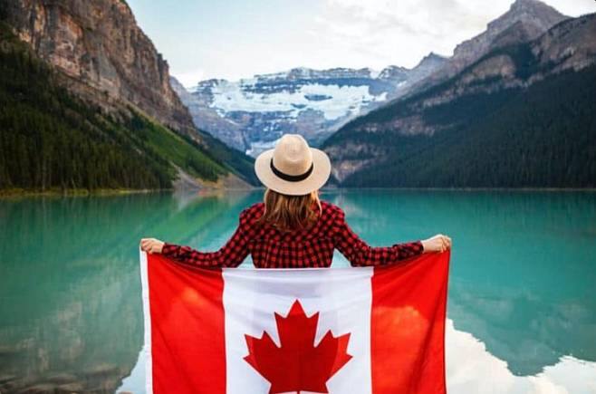 Canada: कनाडा में बसना चाहते हैं तो जानिए Express Entry पर कितना आएगा खर्च