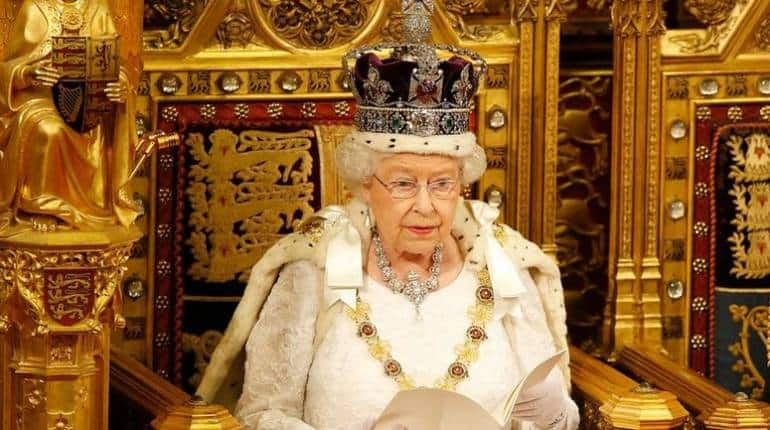 British Crown Jewels: किंग चार्ल्स के लिए महारानी एलिजाबेथ छोड़ गईं बड़ा खजाना, तस्वीरों में देखें ब्रिटिश क्राउन ज्वेल्स – British Crown Jewels in pics The royal family precious gems including Queen Elizabeth II Koh