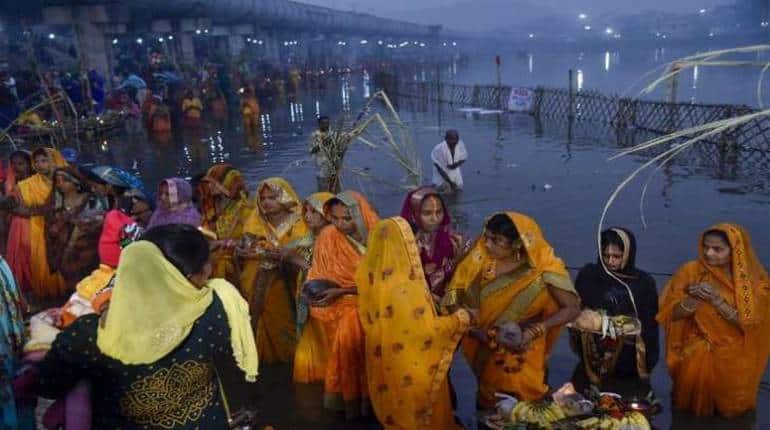 दिल्ली में इस बार 1100 जगहों पर मनाई जाएगी छठ पूजा, 25 करोड़ रुपये खर्च करेगी केजरीवाल सरकार