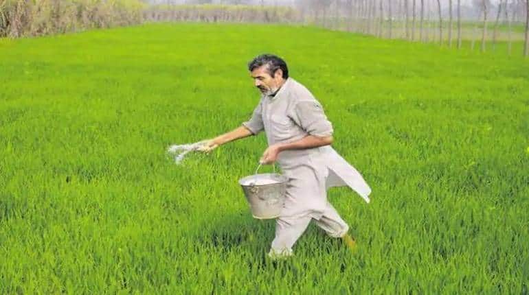 PM Kisan Samman Nidhi: अगर लाभार्थी की मौत हो जाए तो जानिए किसे मिलेंगे पैसे, सरकार ने दिया यह जवाब PM Kisan Samman Nidhi: अगर लाभार्थी की मौत हो जाए तो जानिए किसे मिलेंगे पैसे, सरकार ने दिया यह जवाब