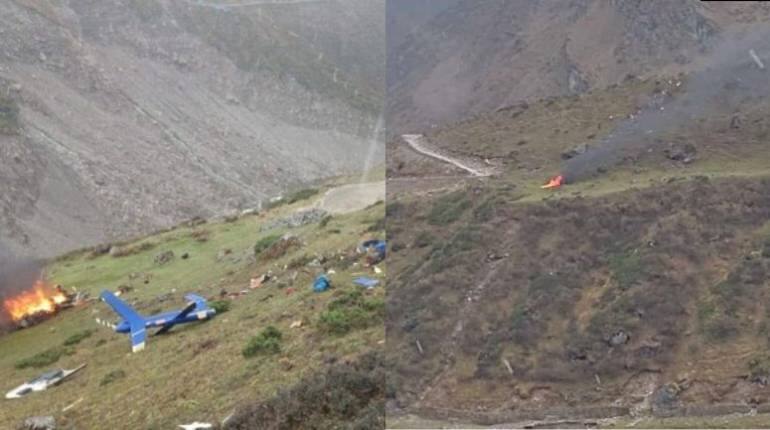 Kedarnath Helicopter Crash: केदरनाथ तीर्थयात्रियों को ले जा रहा हेलीकॉप्टर हुआ क्रैश, दोनों पायलट समेत 6 लोगों की मौत Kedarnath Helicopter Crash: केदरनाथ तीर्थयात्रियों को ले जा रहा हेलीकॉप्टर हुआ क्रैश, दोनों पायलट समेत 6 लोगों की मौत