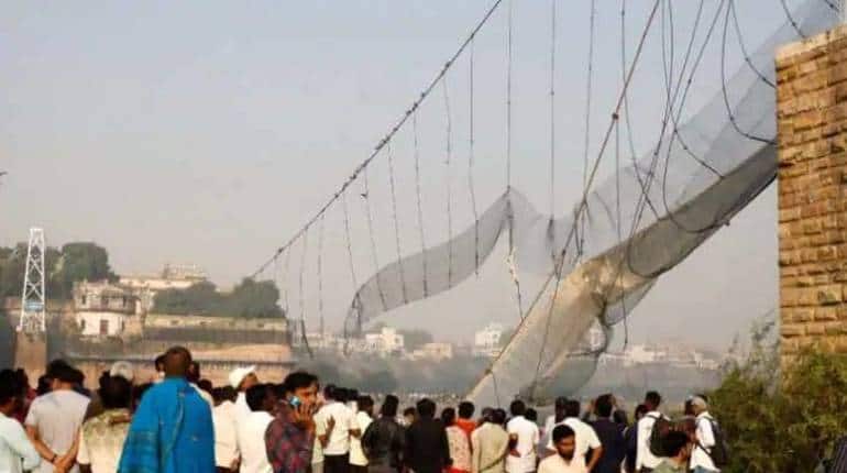 Morbi Bridge Collapse: मोरबी पुल हादसे में 134 की मौत, कल पीएम मोदी करेंगे दौरा Morbi Bridge Collapse: मोरबी पुल हादसे में 134 की मौत, कल पीएम मोदी करेंगे दौरा