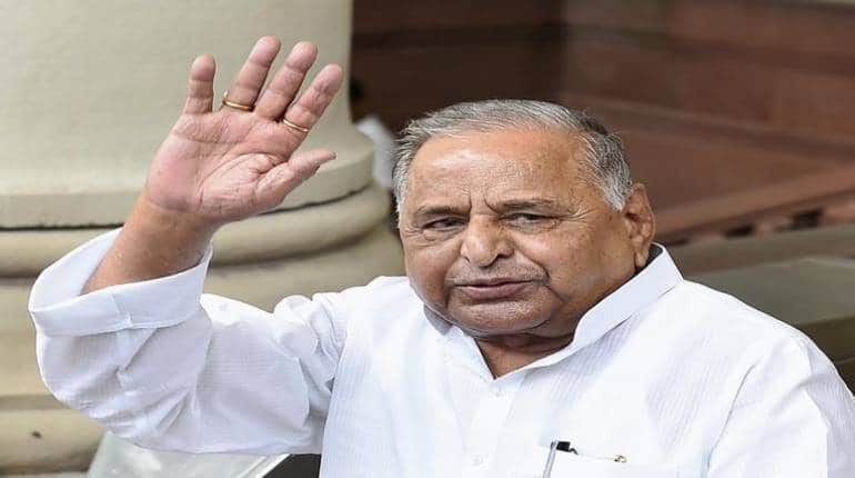 RIP Mulayam Singh: 'मैं जाति से मेहतर हूं, इसके बावजूद नेता जी मुझे अपना भाई ही कहते थे', मुलायम सिंह के निधन पर सैफई के प्रधान ने दी श्रद्धांजलि RIP Mulayam Singh: 'मैं जाति से मेहतर हूं, इसके बावजूद नेता जी मुझे अपना भाई ही कहते थे', मुलायम सिंह के निधन पर सैफई के प्रधान ने दी श्रद्धांजलि