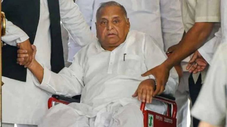 Mulayam Singh Yadav: मुलायम सिंह यादव ICU में भर्ती, लखनऊ से मेदांता अस्पताल पहुंचे अखिलेश यादव Mulayam Singh Yadav: मुलायम सिंह यादव ICU में भर्ती, लखनऊ से मेदांता अस्पताल पहुंचे अखिलेश यादव