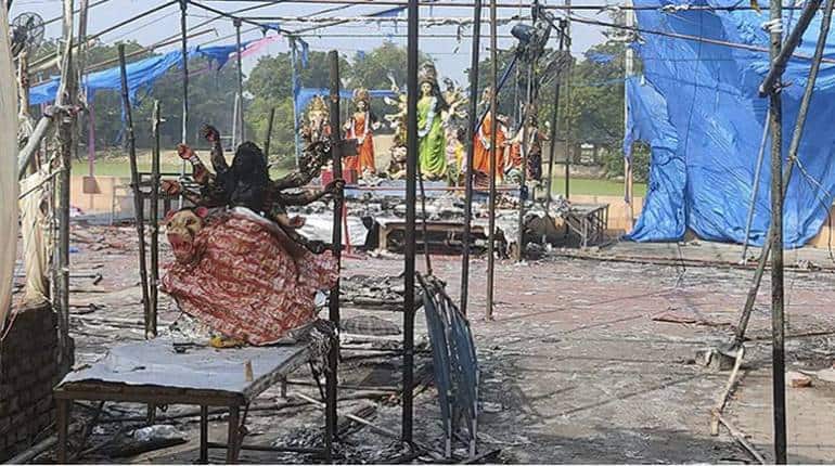 Durga Puja Pandal Fire: भदोही के दुर्गा पूजा पंडाल में आग लगने से 3 बच्चों सहित 5 लोगों की दर्दनाक मौत, 64 अन्य घायल
