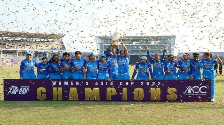 BCCI का ऐतिहासिक फैसला, अब महिला-पुरुष क्रिकेटरों को एक समान मिलेगी मैच फीस BCCI का ऐतिहासिक फैसला, अब महिला-पुरुष क्रिकेटरों को एक समान मिलेगी मैच फीस