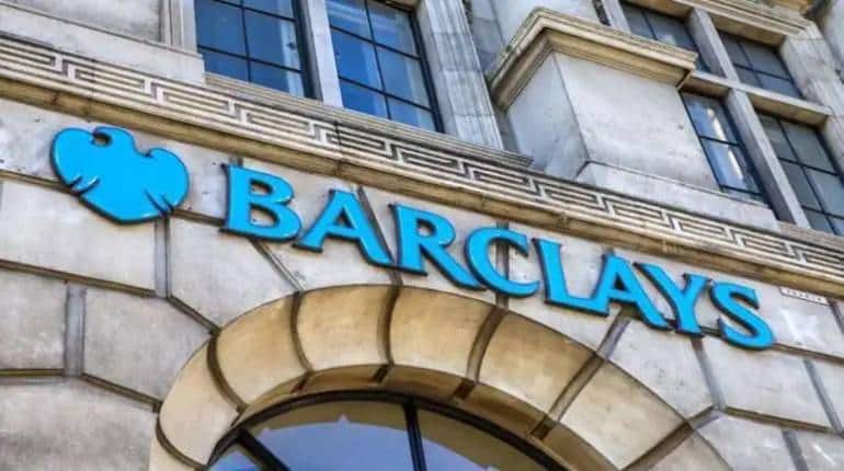 महंगाई के चलते पैसों के मैनेजमेंट में हो रही दिक्कत, Barclays ने स्टॉफ बढ़ाने का किया फैसला, 1000 नए पद होंगे तैयार महंगाई के चलते पैसों के मैनेजमेंट में हो रही दिक्कत, Barclays ने स्टॉफ बढ़ाने का किया फैसला, 1000 नए पद होंगे तैयार
