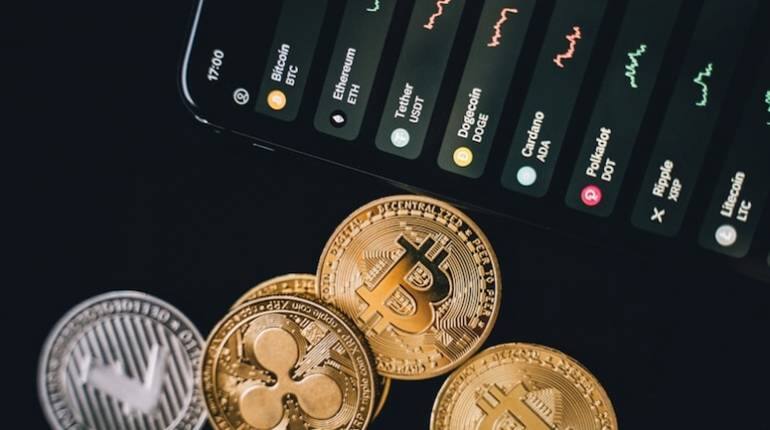Crypto Price: टॉप-10 के सिर्फ दो क्रिप्टोकरेंसी में 1% से अधिक उछाल, BitCoin में मामूली तेजी