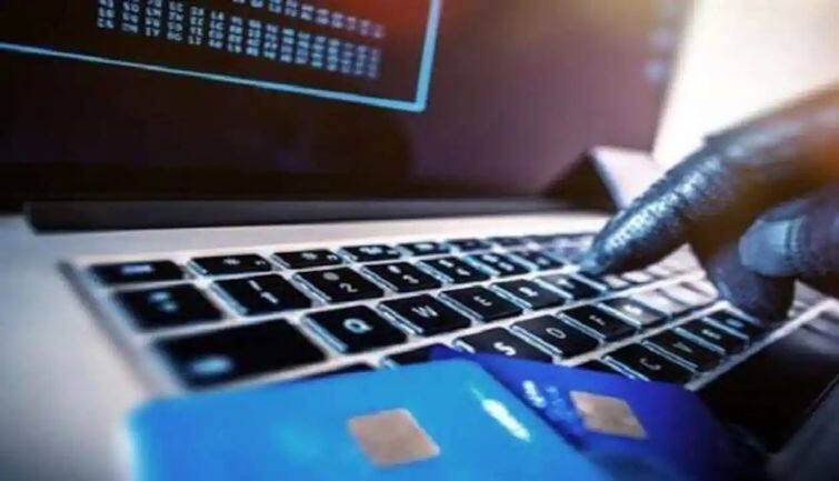 Google ने अमेरिकी हैकर को गलती से ट्रांसफर कर दिए 2 करोड़ रुपये, एक महीने तक नहीं चला पता Google ने अमेरिकी हैकर को गलती से ट्रांसफर कर दिए 2 करोड़ रुपये, एक महीने तक नहीं चला पता