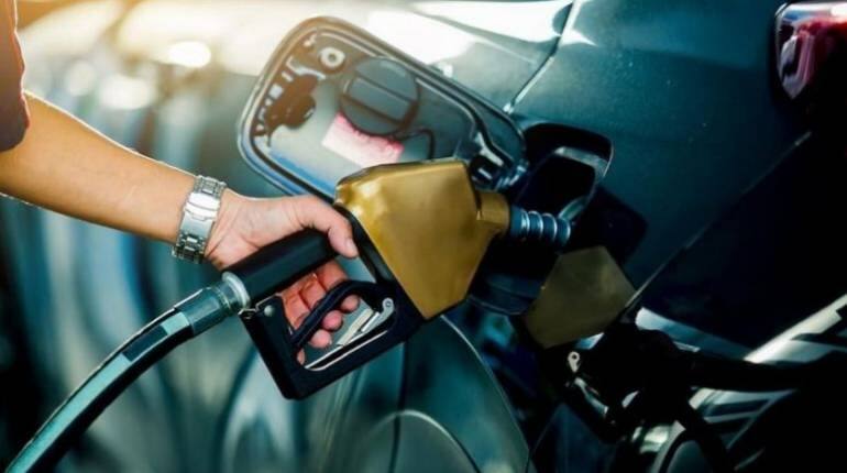 Petrol Diesel Price: आज ये रहा दिल्ली, मुंबई, यूपी में पेट्रोल और डीजल का रेट, चेक करें अपने शहर का रेट