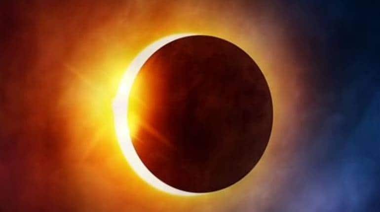 Surya Grahan 2022: साल का आखिरी सूर्य ग्रहण, जानें भारत में किन जगहों पर  आएगा नजर - Surya Grahan 2022 this year last solar eclipse will be on 25  october it will